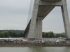 Le public sous le pont de Normandie