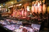 Charcuterie dans le marché de Boqueria
