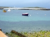 Bateau au mouillage devant Molène