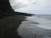 La plage au pied de la coulée de lave de 2007